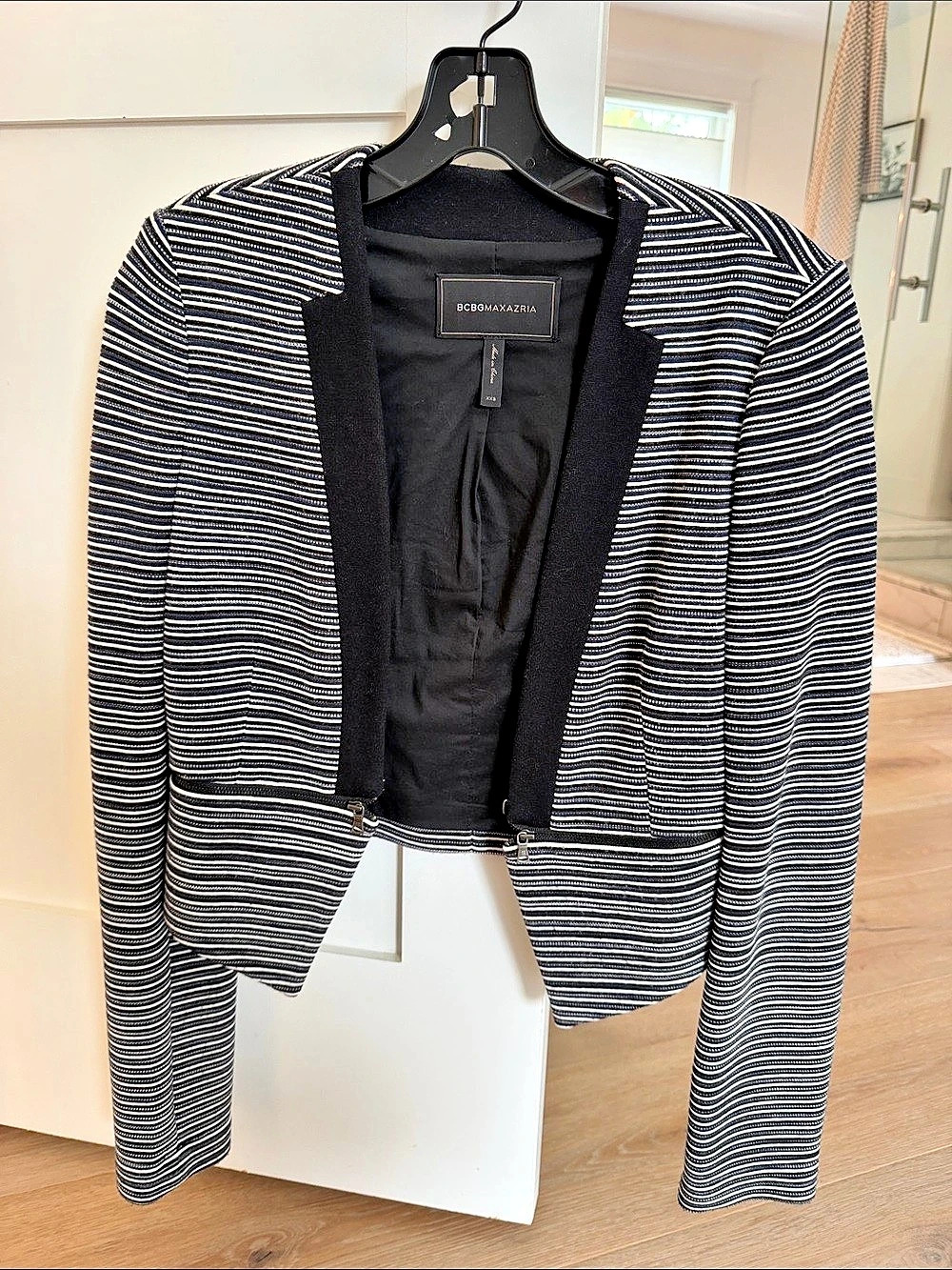BCBGMAXAZRIA Striped Open Front Blazer Size XXS Like New